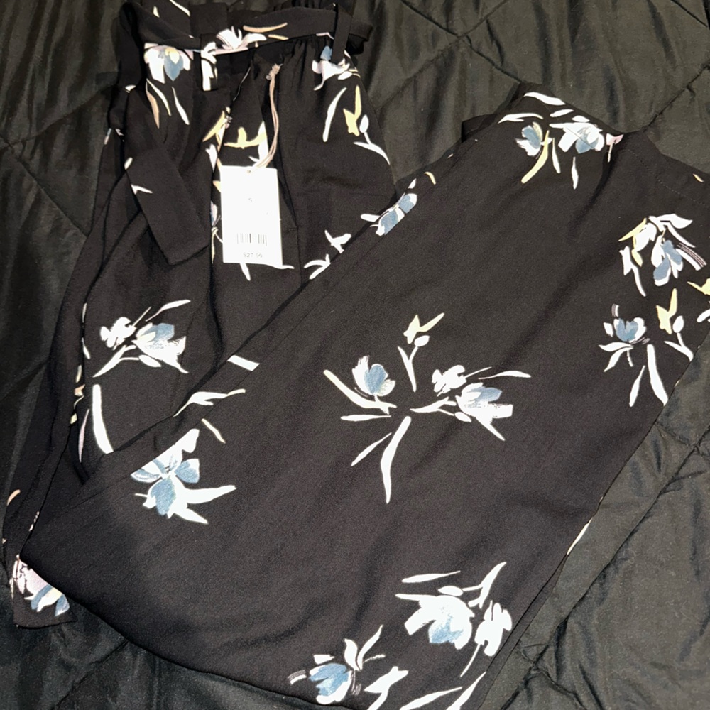 A new day paperbag high-waisted pants